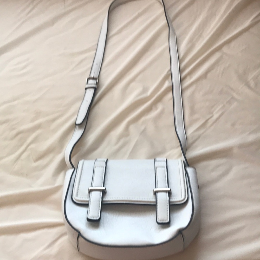 White shoulder bag
